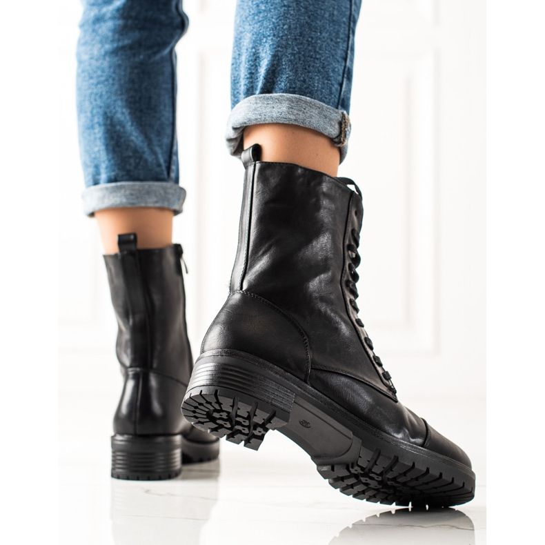 Laura Mode Čizme na vezanje s eko kožom crno 1