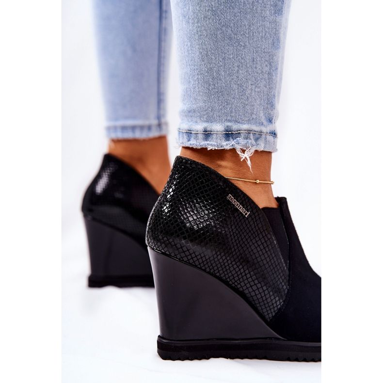 Čizme na klin sa životinjskim uzorkom Monnari 0990-020 crne crna 2