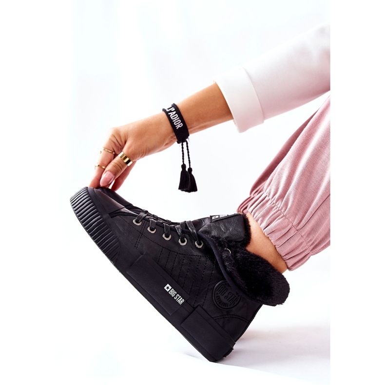 Ženske tenisice Big Star II274155 Crno izolirane 2