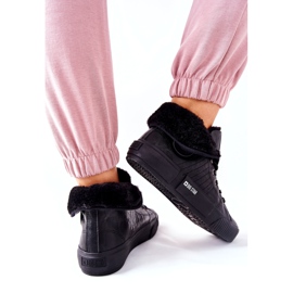 Ženske tenisice Big Star II274155 Crno izolirane crna 1