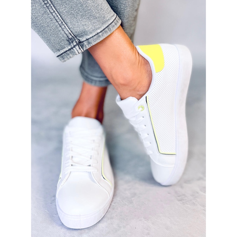 Volve BIJELE / ZELENE ženske tenisice bijela 1