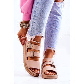 FM1 Reese bež sandale s kopčom 1