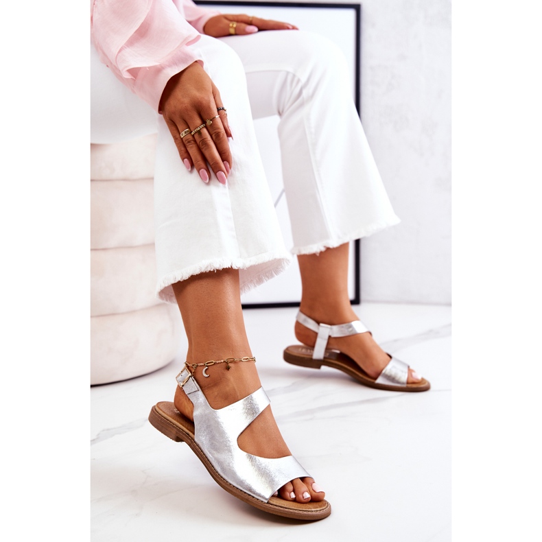 Lewski Shoes Kožne sandale s kopčom Lewski 3041 Srebrna srebro 1