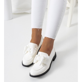 Khale bijele lakirane cipele bijela 1