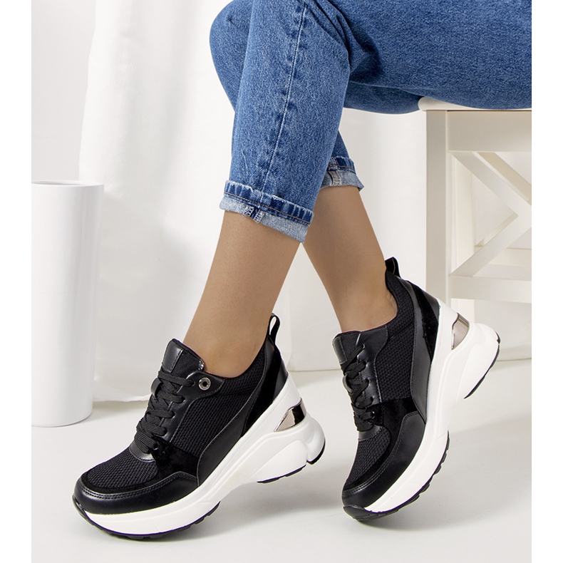 Crne tenisice na klevelandskoj klin crna 1