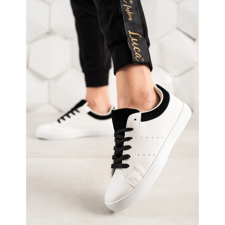 TRENDI Bijele sportske cipele s eko kožom bijela crna 1