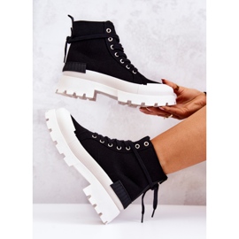 PS1 Vjerno zavezane crne čizme crno 1