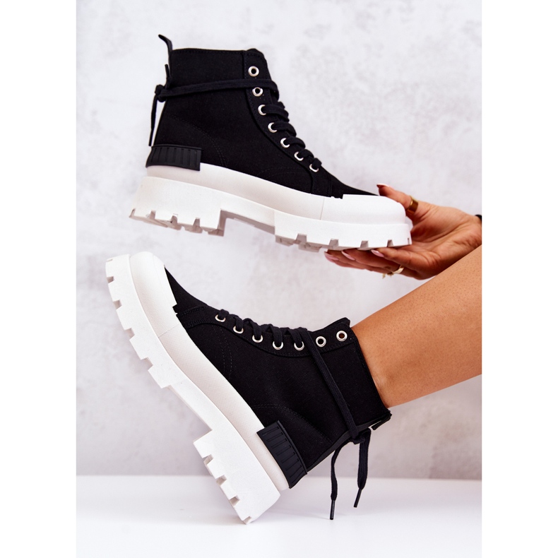 PS1 Vjerno zavezane crne čizme crno 1