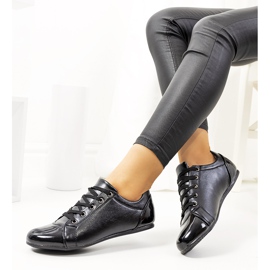 Crne cipele s lakiranim vrhom iz Paradyja crno 1