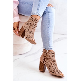 FB1 Ažurne čizme na post bež Bretanja 1