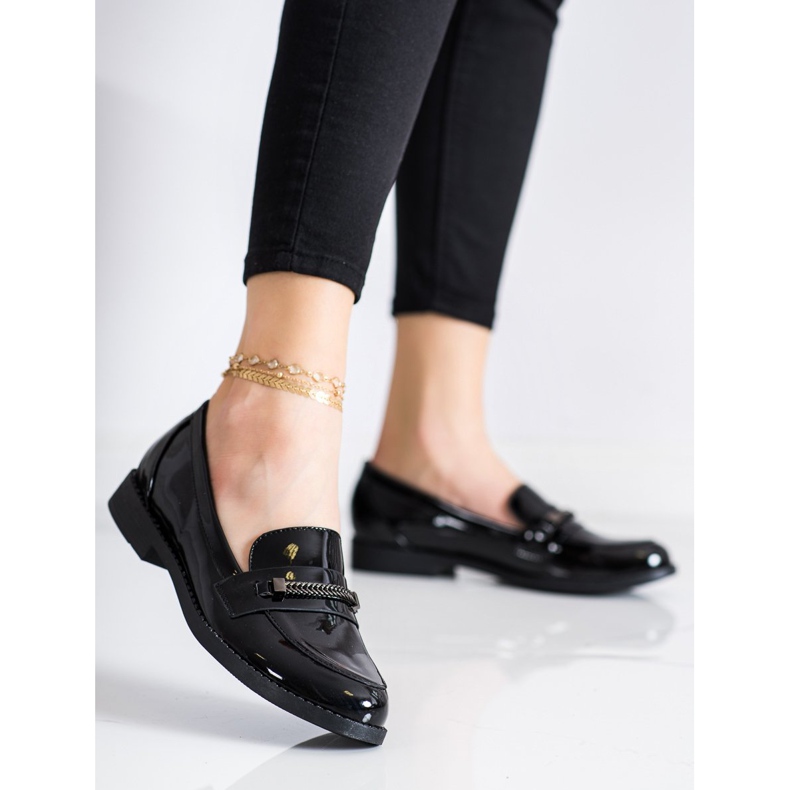 TRENDI Elegantne lakirane cipele crno 2