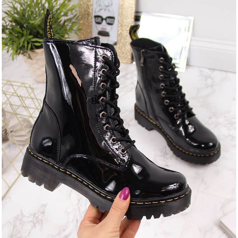 Crne čizme od lakirane kože Filippo W PAW80B crna 1