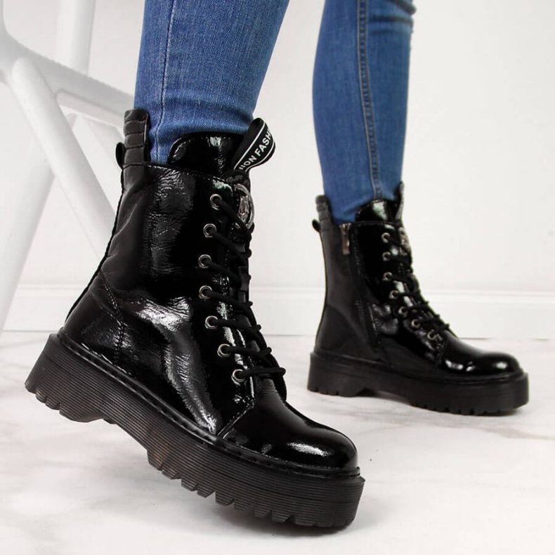 Crne čizme od lakirane kože Filippo W PAW297 crno 2