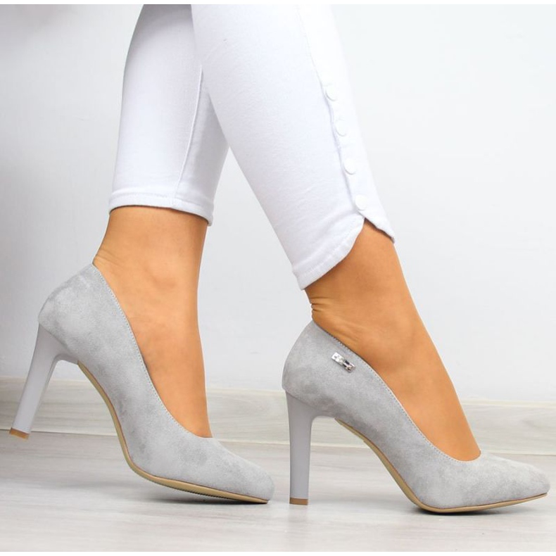 Pumpe na Sergio Leone W SK3R post sive 2