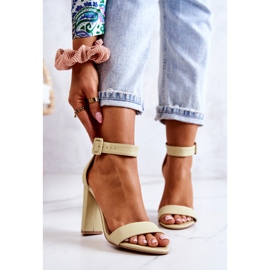 Pastelne zelene sandale na petu Georgina zelena 1