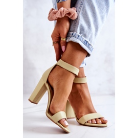 Pastelne zelene sandale na petu Georgina zelena 2