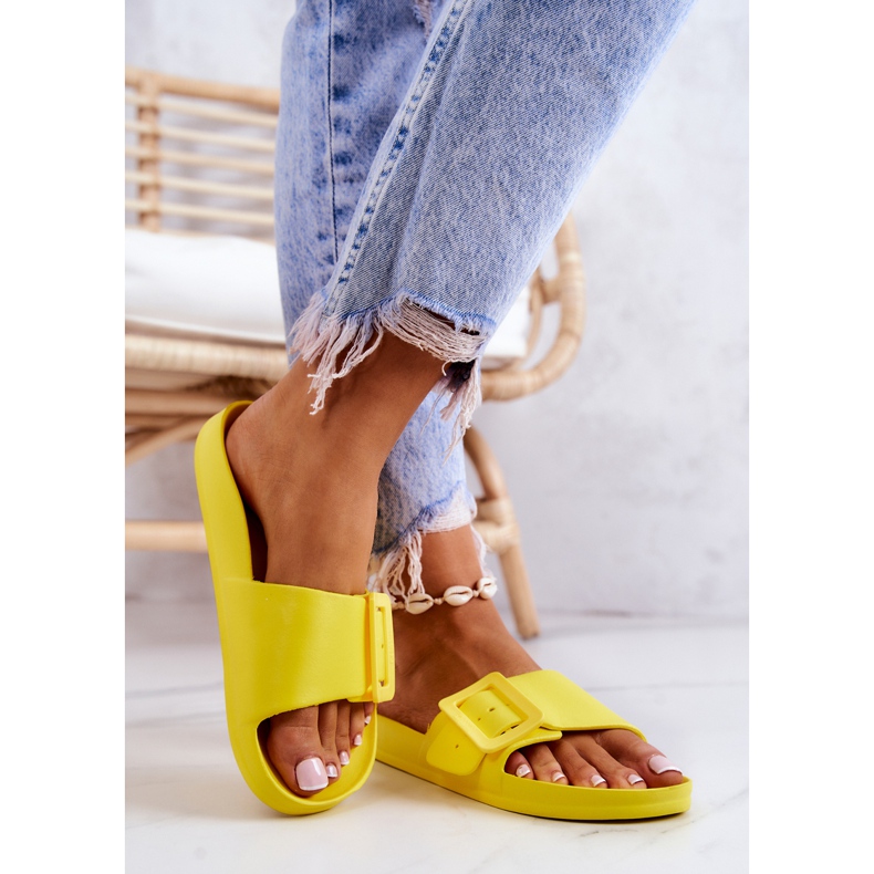 Ženske papuče Big Star s kopčom FF274A392 žute žuta boja 2