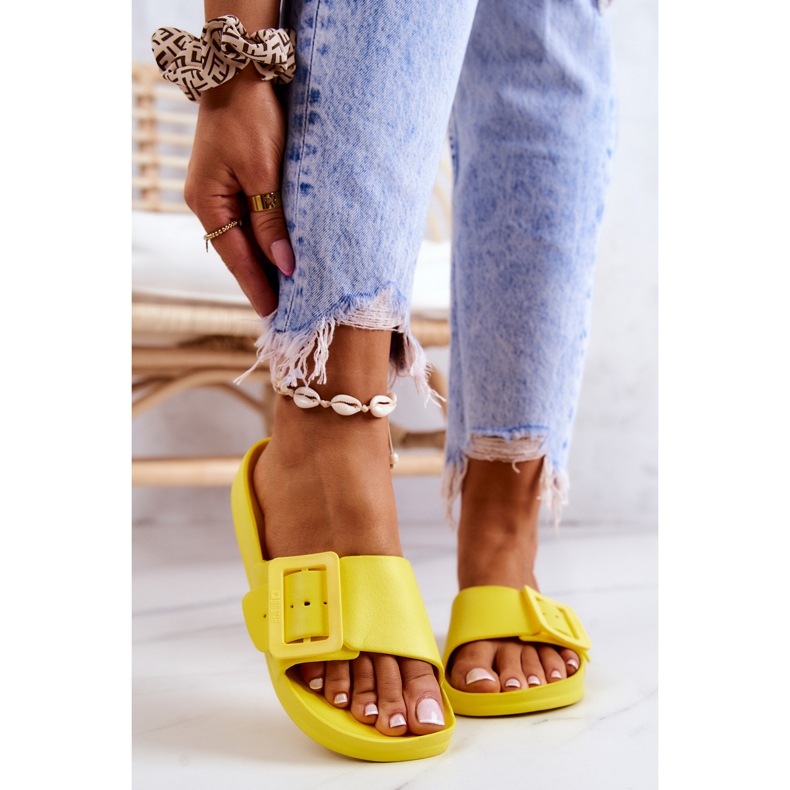 Ženske papuče Big Star s kopčom FF274A392 žute žuta boja 1