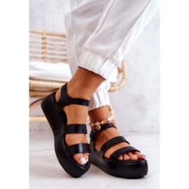 FS1 Graciozne crne kožne sandale s kopčom crno 2