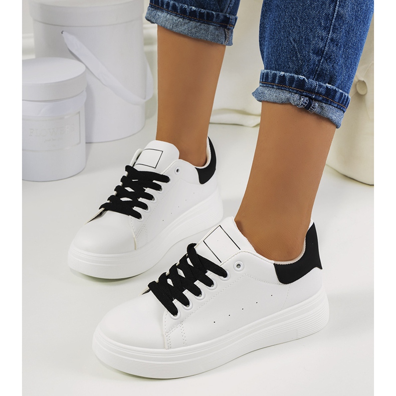 Crno-bijele tenisice na platformi Justar bijela 1