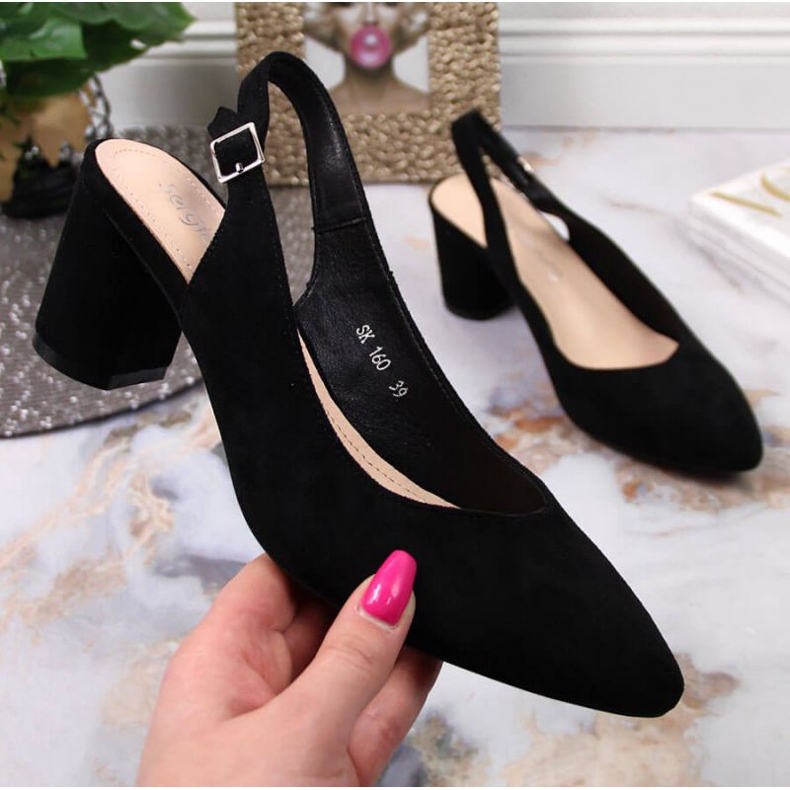 Pumpe na stupu Sergio Leone u crnoj SK362 1