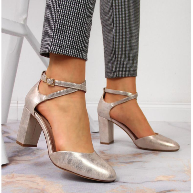 Sandale na stupu Sergio Leone W SK364A zlatne zlatna 2