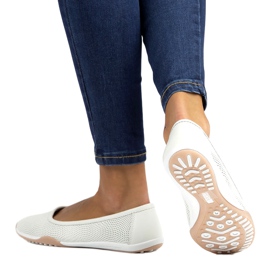 Kožne ažurne bijele balerinke Filippo DP3681 / 22 WH bijela višebojan 5