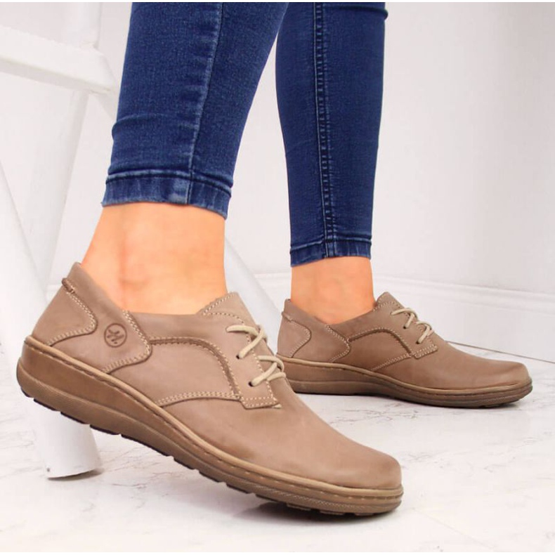 Udobne kožne cipele helios 715 bež 2