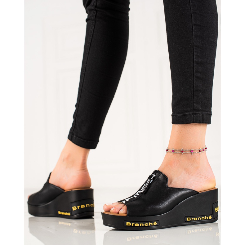 VINCEZA sandale na klin crna 1