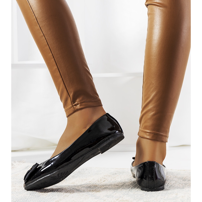 Crne lakirane Flynn balerinke crno 1