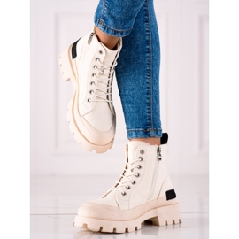 Traperi na platformi S. Barski bež 1