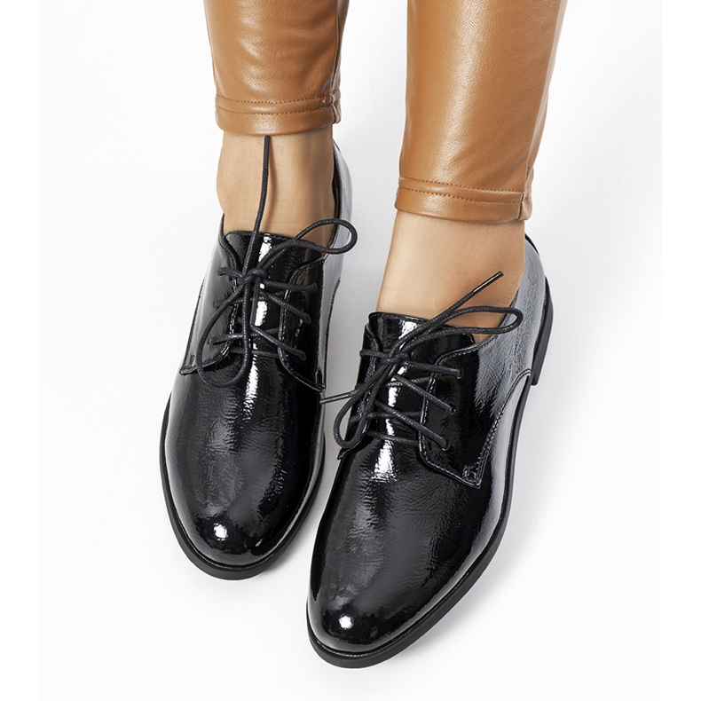 Crne lakirane ženske cipele Gardi crna 1