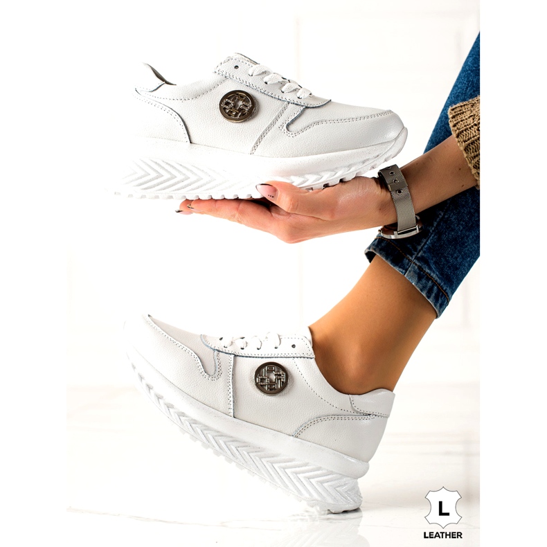 Ženske sportske cipele vezane Filippo DP3547 / 22 WH Bijela srebro 1