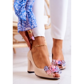 Kožne cipele s bež Dayane ukrasom 1