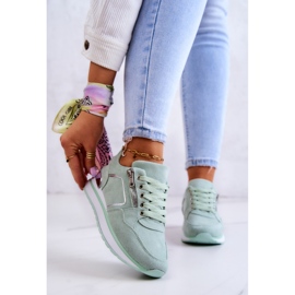 FB2 Suede sportske cipele na svijetlozelenoj platformi uz rijeku zelena 2