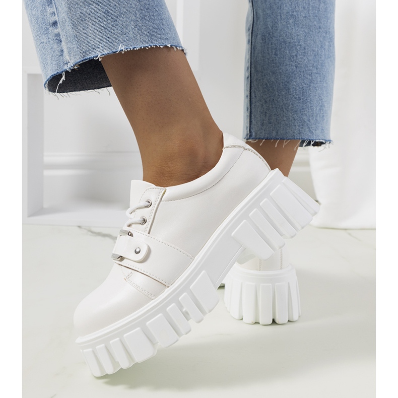 Bijele cipele na traktorskom potplatu Sallie bijela 1