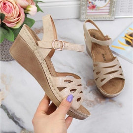 Sandale na klin Jezzi W EVE350A bež 1