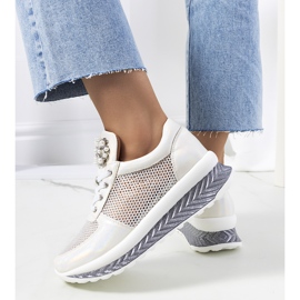 Bijele holografske tenisice marke Saggers bijela 2