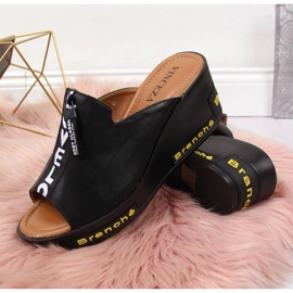 Crne papuče na klin s natpisima Vinceza W JAN109 crno 2