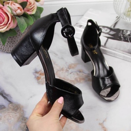 Crne sandale na post Vinceza W JAN96A crna 1