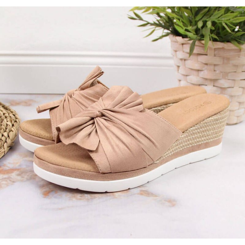 Papuče na klin Potocki W WOL71B bež 2