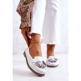 Ženske kožne mokasinke s resama Bijela Laressa 1