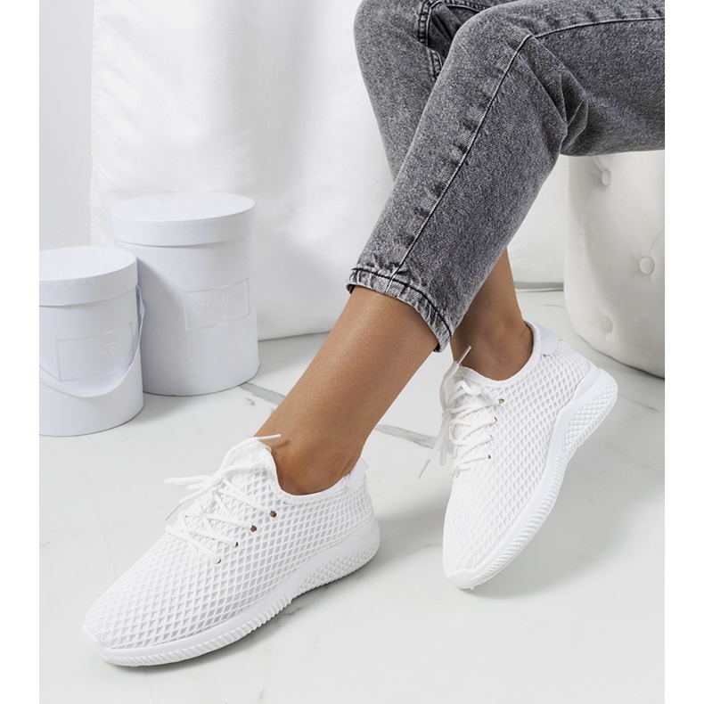 Bijele sportske tenisice od Amine bijela 1