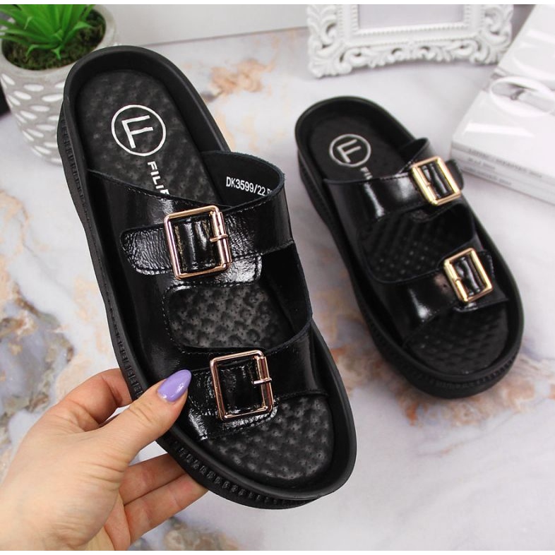 Kožne papuče s kopčama Filippo W PAW346A crne crno 1