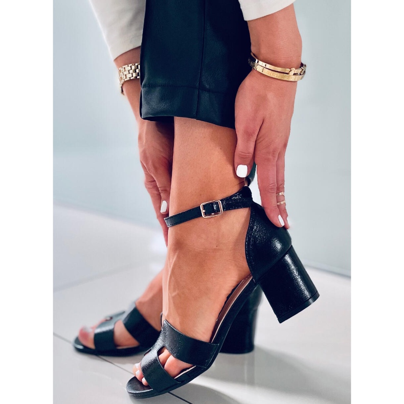 Nabila Crne sandale na visoku petu crno 2