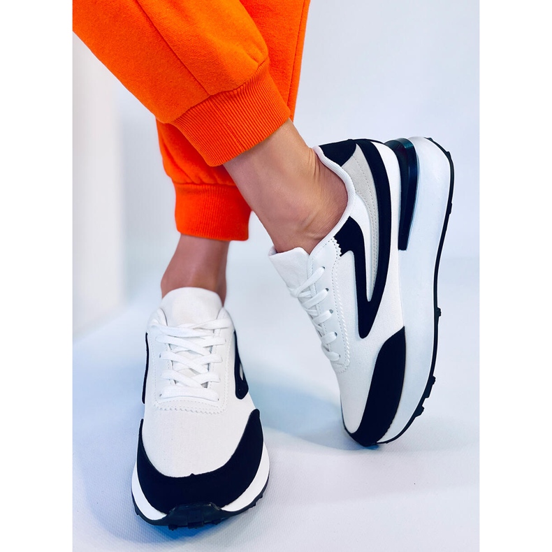 Naila crne ženske sportske cipele bijela crno 1