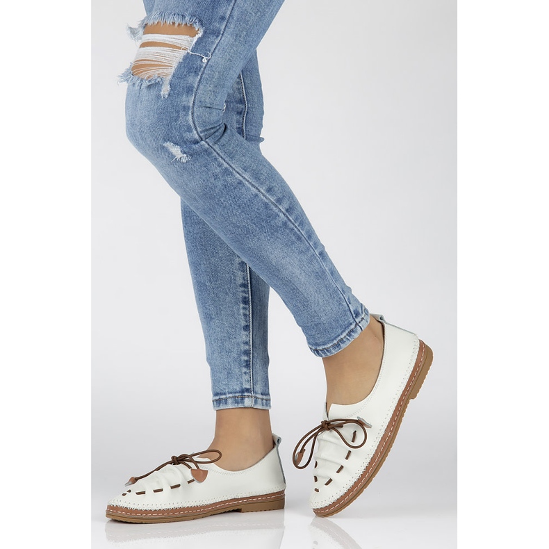 Kožne cipele Filippo DP2058 / 21 Wh bijele bijela 1