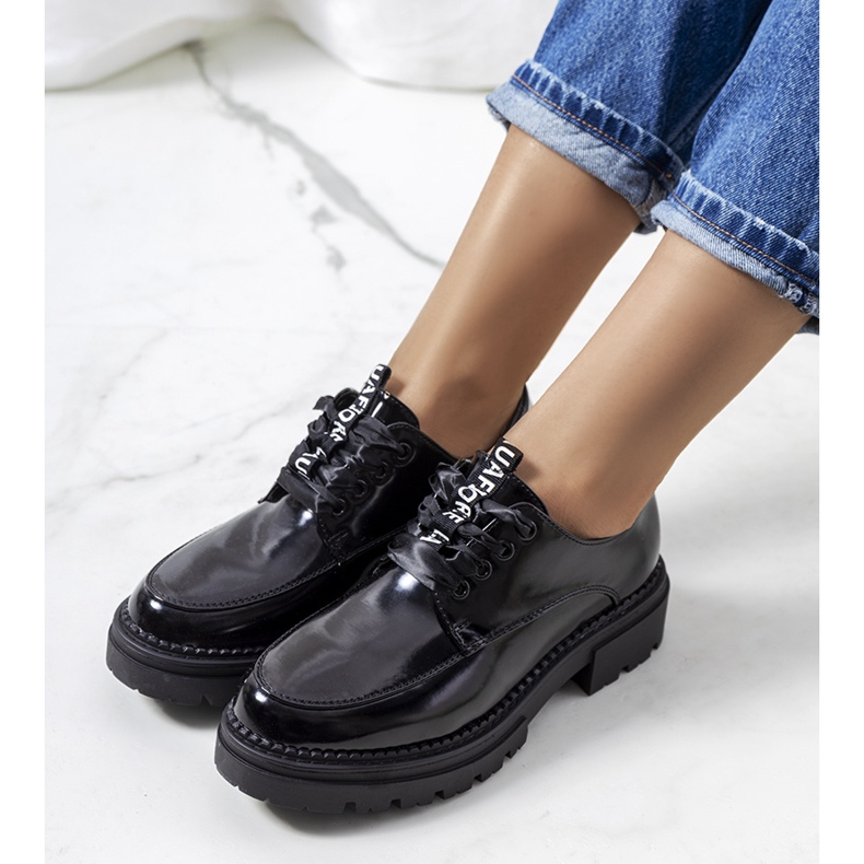 Crne lakirane cipele iz Aike crna 1