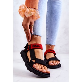 Ženske sportske sandale Lee Cooper LCW-22-34-0954L crno-crvene crvena 1