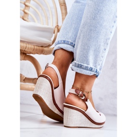 PS1 Ženske udobne sandale s kopčom bež Thallas 1